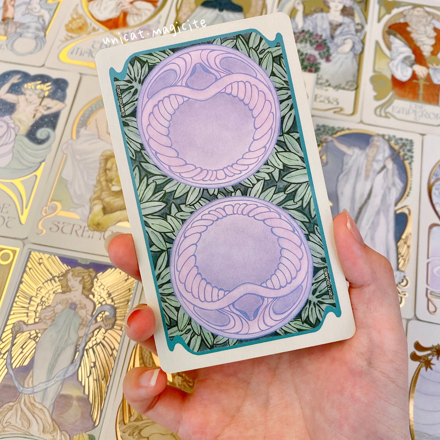 Ethereal Visions : An Illuminated Tarot Deck