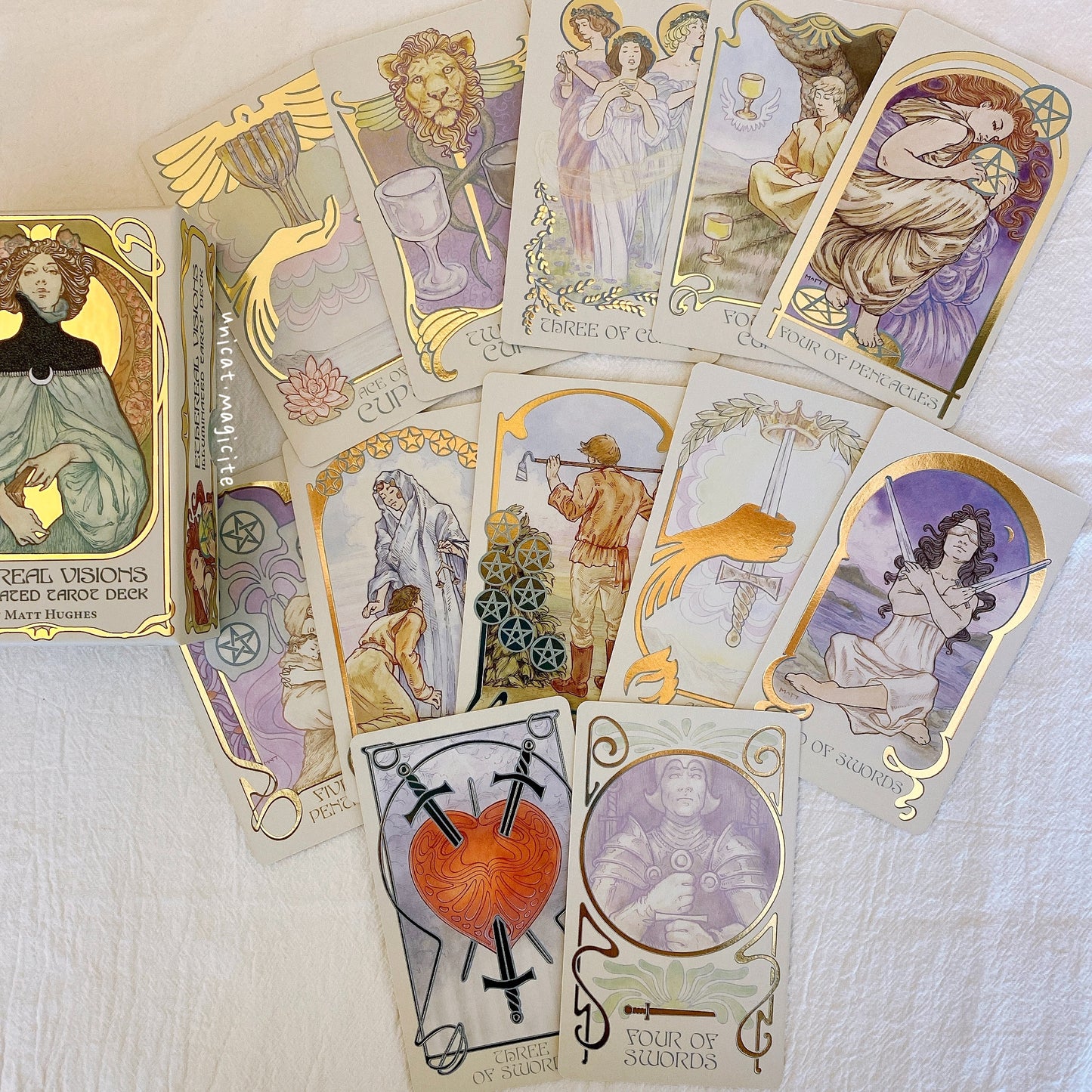 Ethereal Visions : An Illuminated Tarot Deck