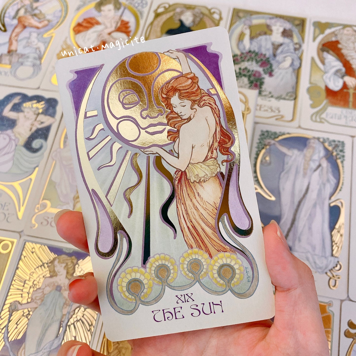 Ethereal Visions : An Illuminated Tarot Deck